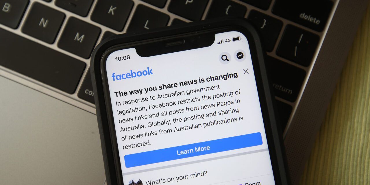 ¿Cómo puede denunciar noticias falsas en Facebook?