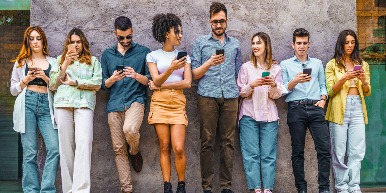 Redes Sociales: ¿Una herramienta o una dependencia?